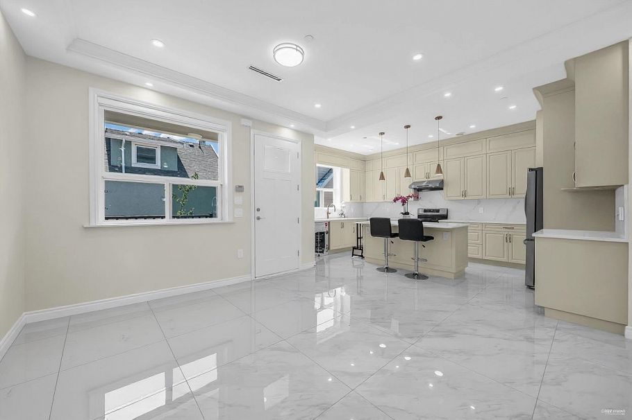 2936 E 2nd Avenue Vancouver, BC - 8