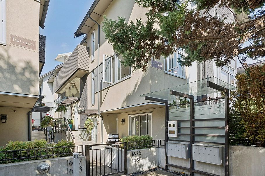 1683 Kitchener Street Vancouver, BC - 1