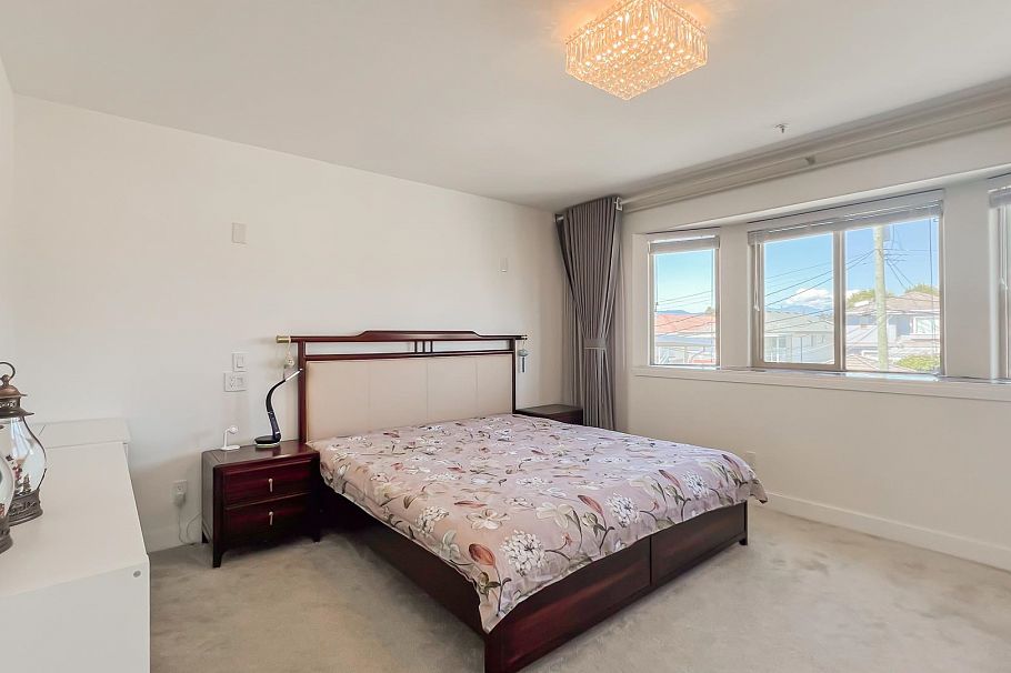 2083 E 53rd Avenue Vancouver, BC - 13