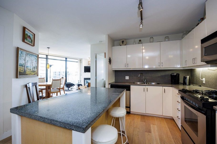 902 175 W 1st Street North Vancouver, BC - 8