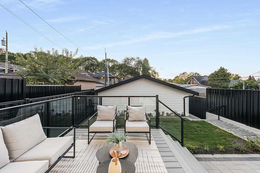 2 4855 Dumfries Street Vancouver, BC - 1