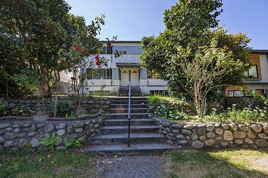 227-229 W 19th Street North Vancouver, BC - 1