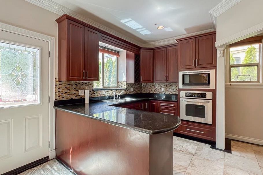 1556 W 62nd Avenue Vancouver, BC - 14