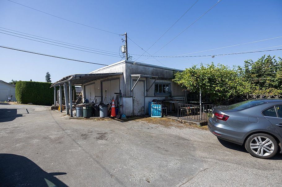 227-229 W 19th Street North Vancouver, BC - 27