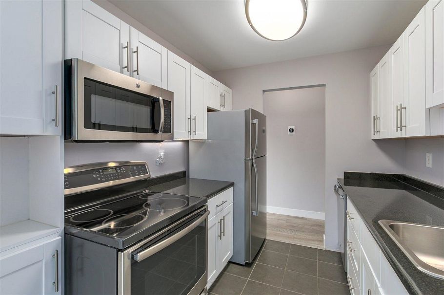 306 1345 W 15th Avenue Vancouver, BC - 4