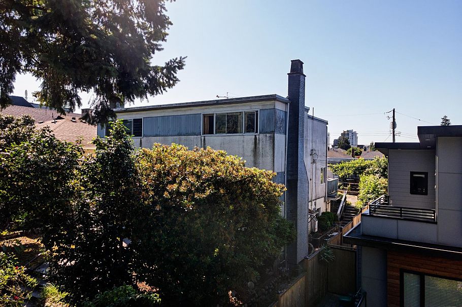 227-229 W 19th Street North Vancouver, BC - 9