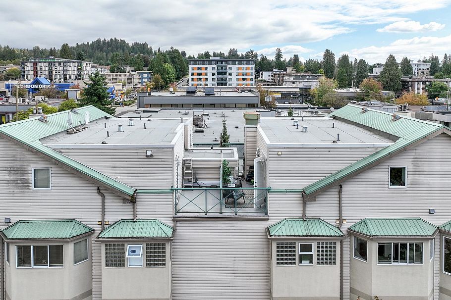 303 131 W 20th Street North Vancouver, BC - 35