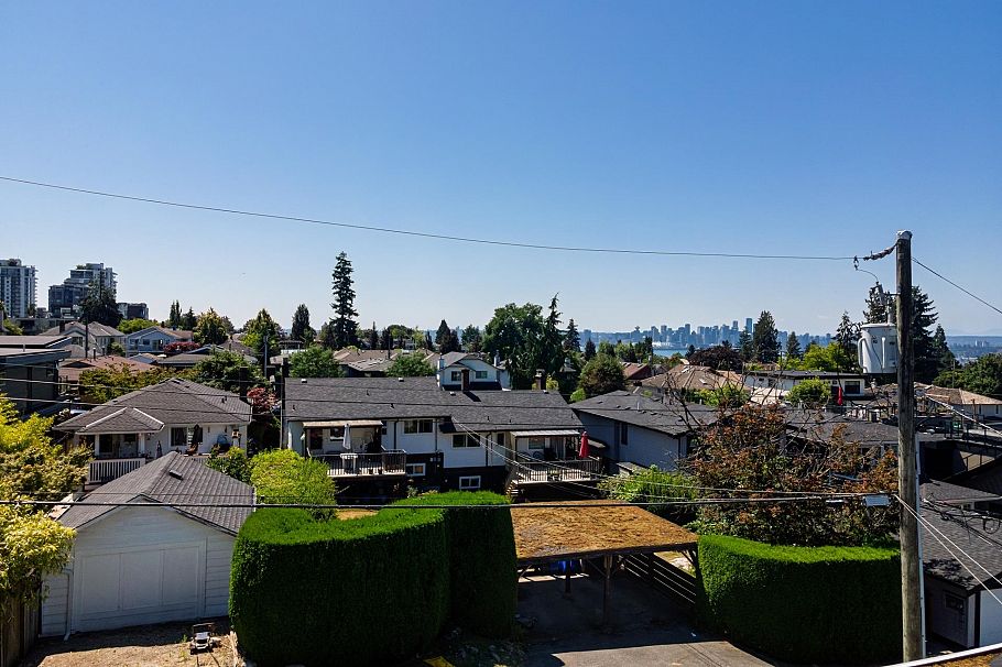 227-229 W 19th Street North Vancouver, BC - 22