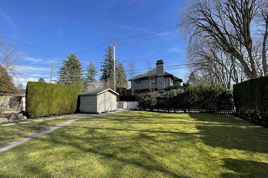 4994 Blenheim Street Vancouver, BC - 2