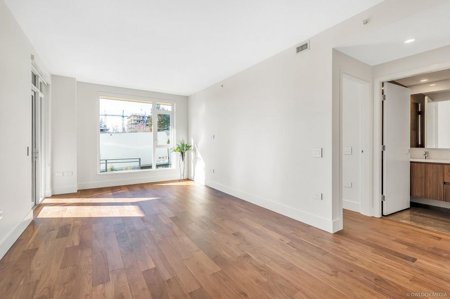 203 389 W 59th Avenue Vancouver, BC - 5