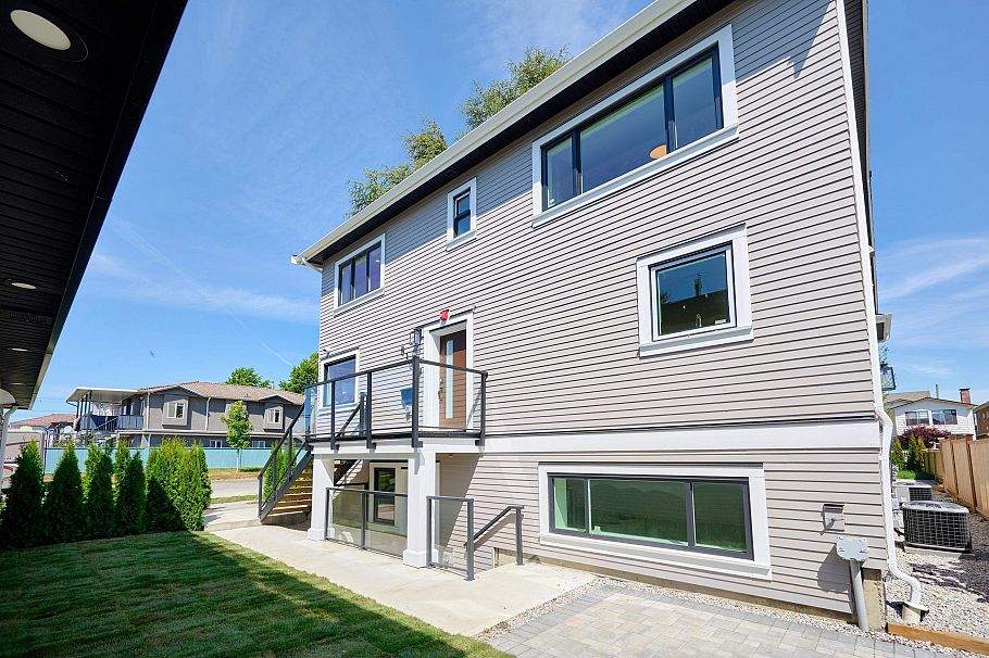 810 E 51st Avenue Vancouver, BC - 4