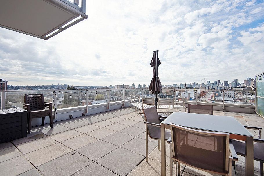 808 933 E Hastings Street Vancouver, BC - 3