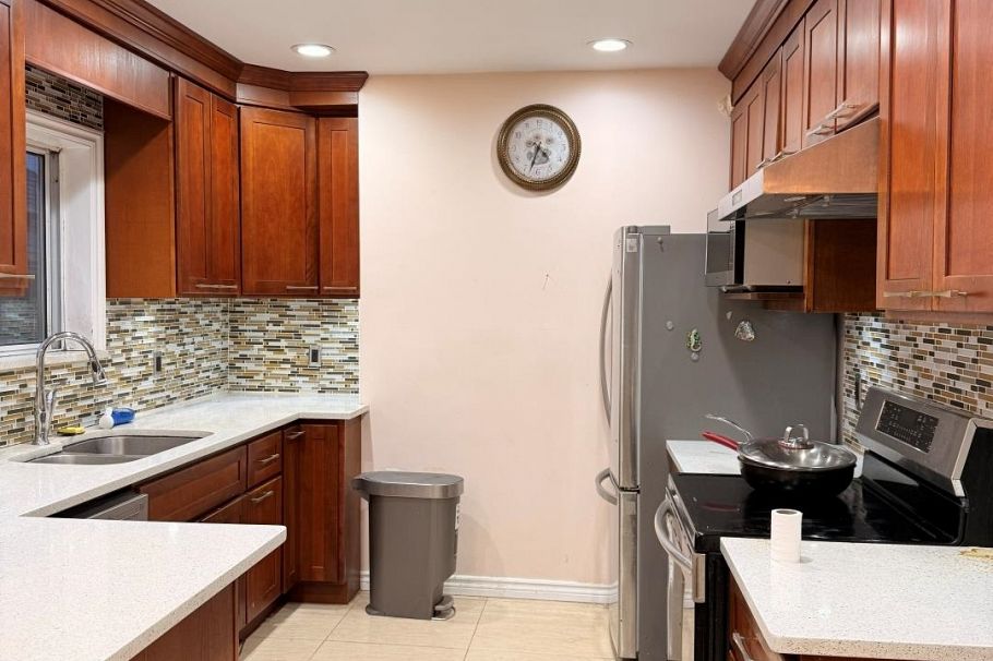 1335 E 29th Avenue Vancouver, BC - 4