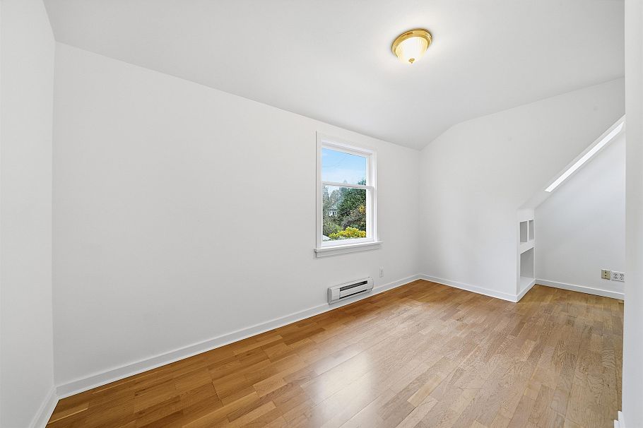 5761 Holland Street Vancouver, BC - 32