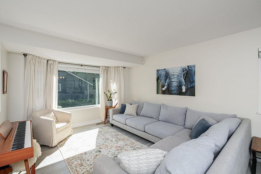 625 Seymour Court North Vancouver, BC - 3