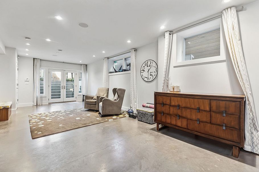 3963 W 20th Avenue Vancouver, BC - 39