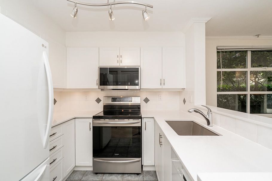 106 2575 W 4th Avenue Vancouver, BC - 12