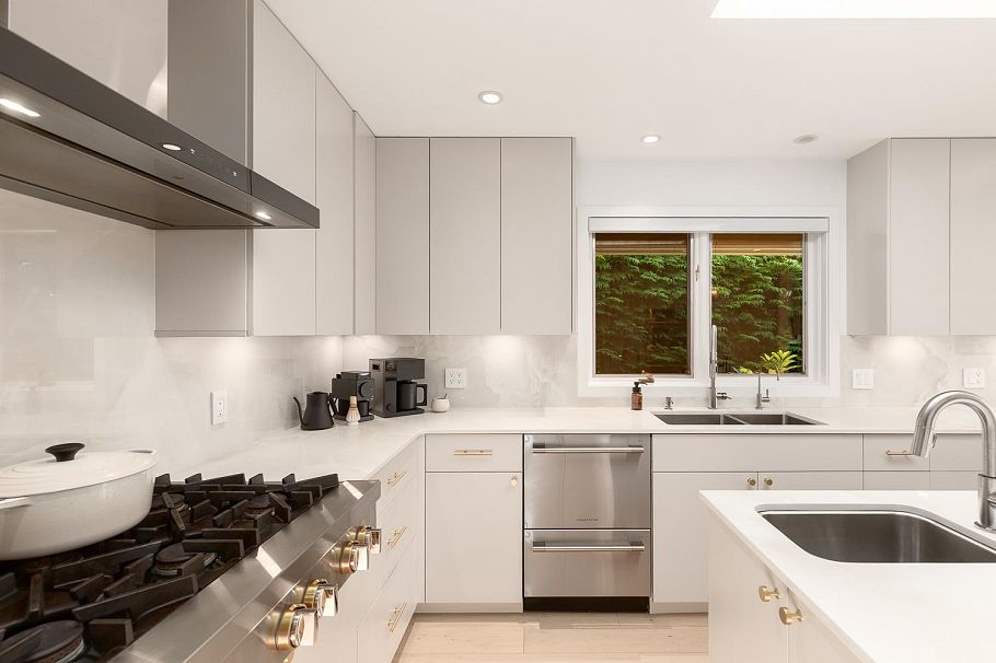 3179 W 49th Avenue Vancouver, BC - 10