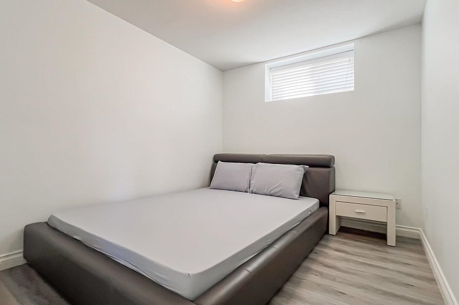 2083 E 53rd Avenue Vancouver, BC - 29