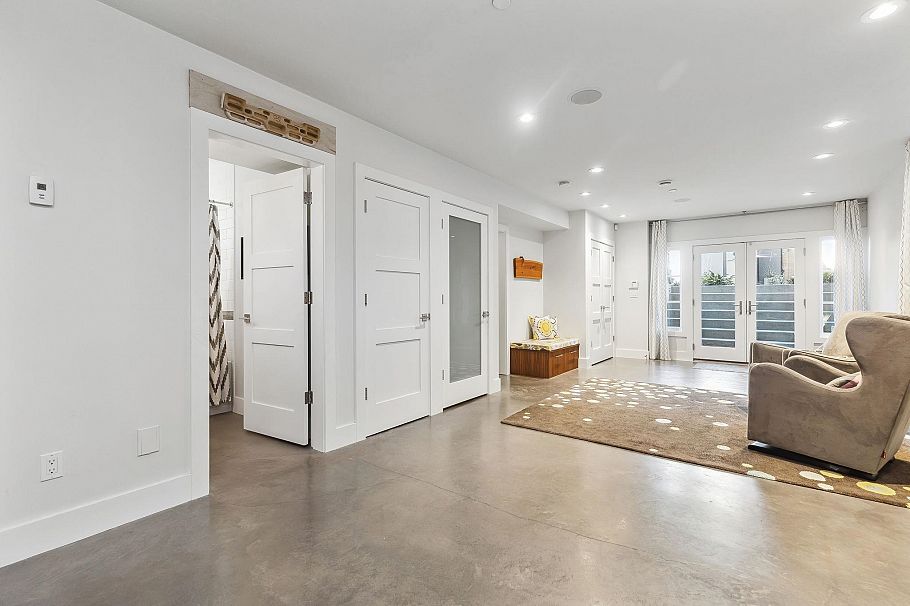 3963 W 20th Avenue Vancouver, BC - 37