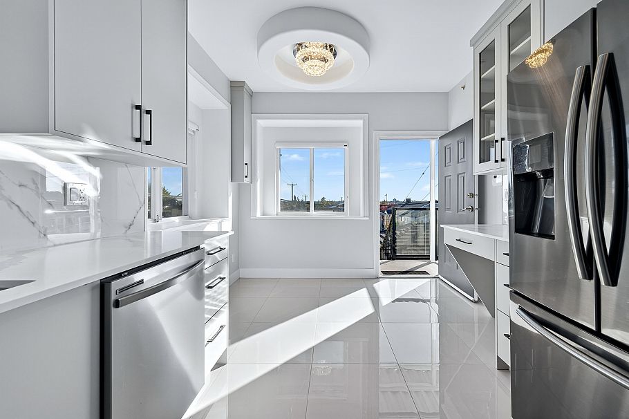 392 E 63rd Avenue Vancouver, BC - 15