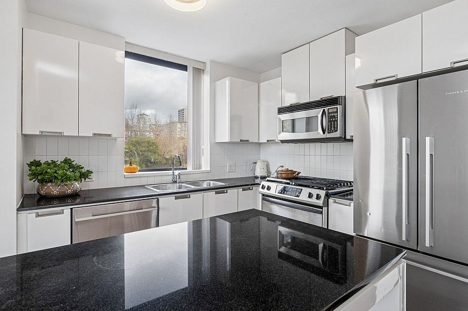 605 151 W 2nd Street North Vancouver, BC - 12