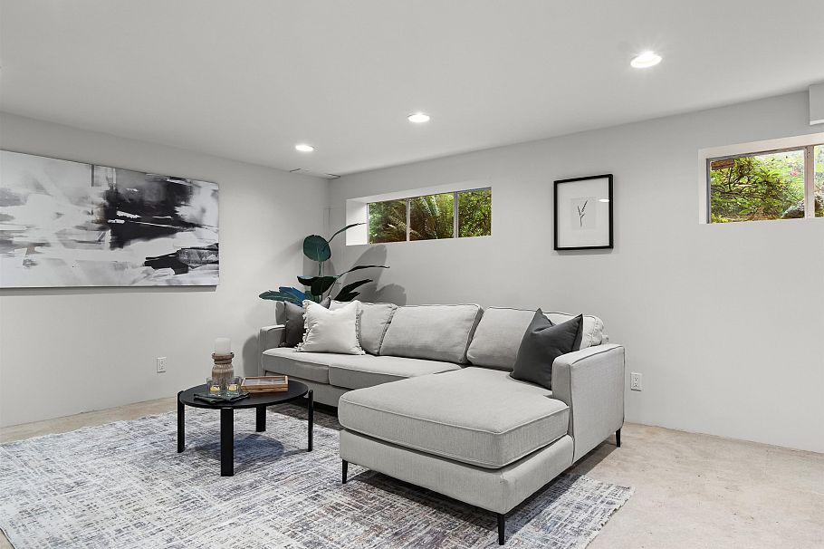 651 Kerry Place North Vancouver, BC - 16