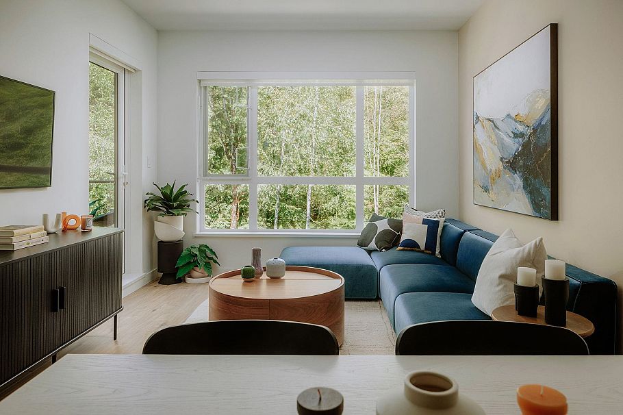 609 3594 Malsum Drive North Vancouver, BC - 1