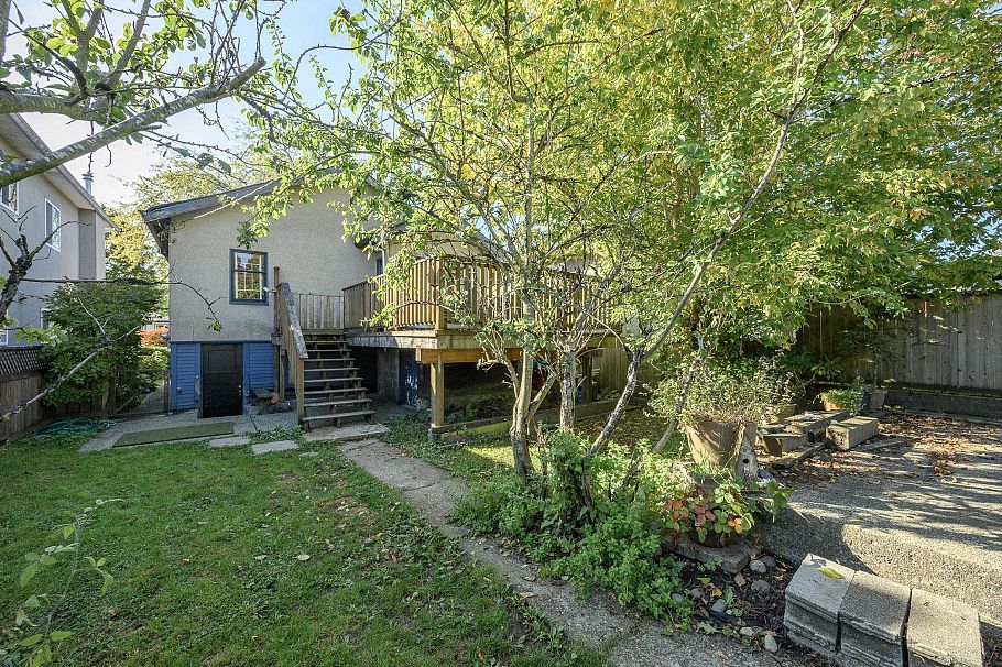 2633 Venables Street Vancouver, BC - 23