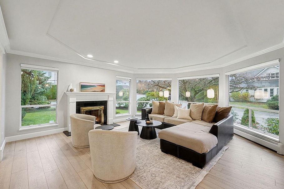 2890 Tempe Knoll Drive North Vancouver, BC - 10