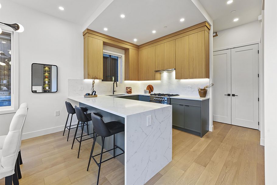 2 1322 E 13th Avenue Vancouver, BC - 9