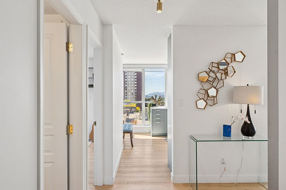 601 108 E 14th Street North Vancouver, BC - 17