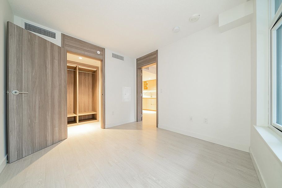 582 8608 Hazelbridge Way Richmond, BC - 20