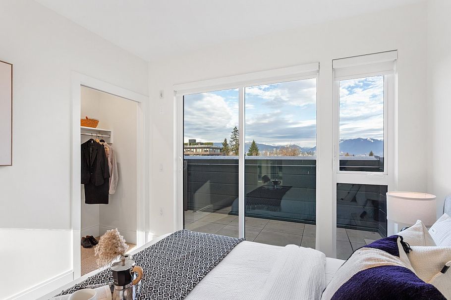 577 W 26th Avenue Vancouver, BC - 26