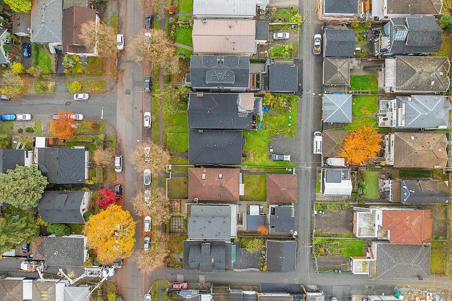 2044 E 22nd Avenue Vancouver, BC - 3