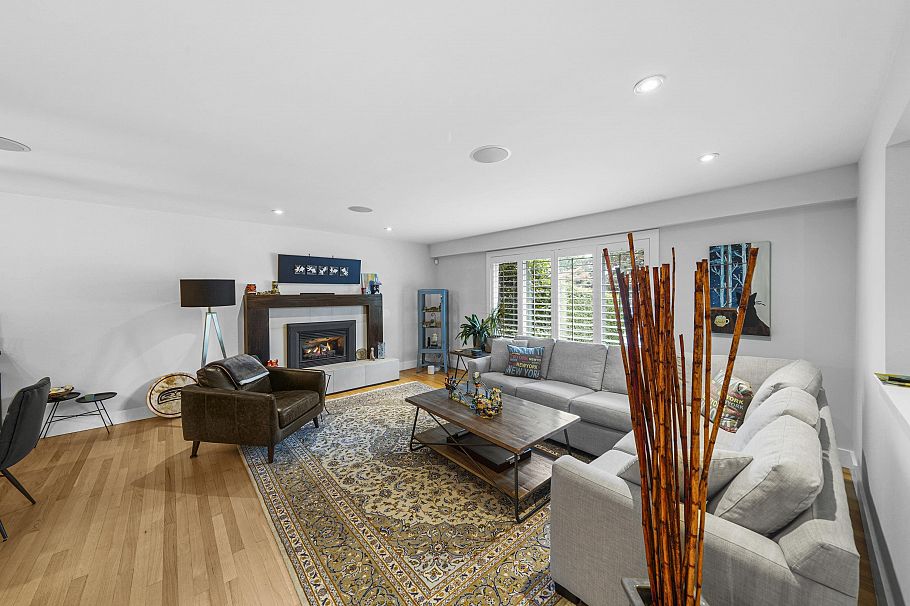 5154 Ranger Avenue North Vancouver, BC - 5