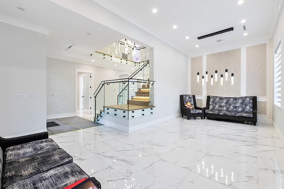 8007 Bradley Avenue Burnaby, BC - 4