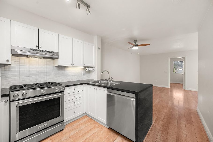 206 688 E 16th Avenue Vancouver, BC - 13