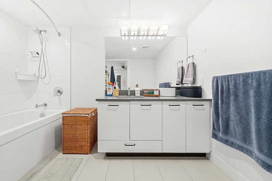 402 1519 Crown Street Vancouver, BC - 32