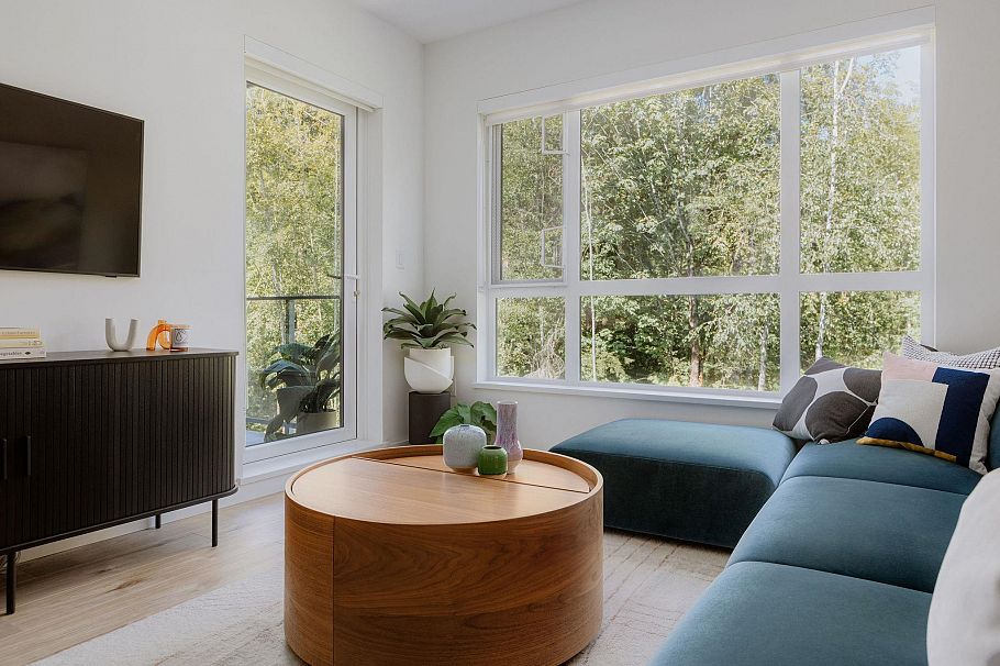 609 3594 Malsum Drive North Vancouver, BC - 2