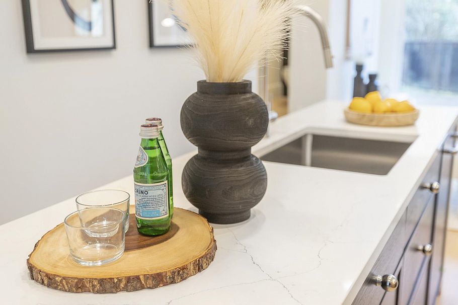 577 W 26th Avenue Vancouver, BC - 7