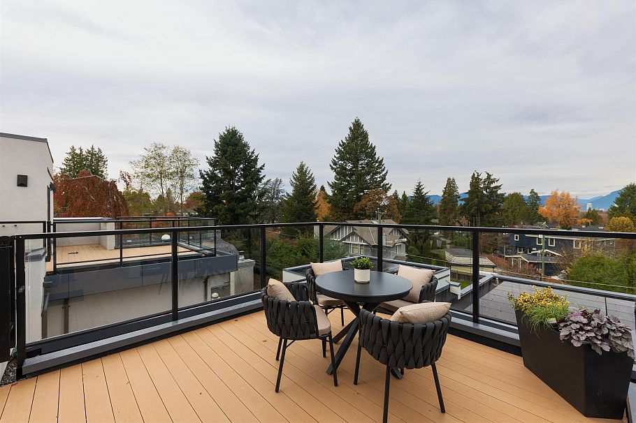 1 1177 W 33rd Avenue Vancouver, BC - 33