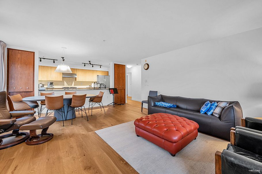 301 2096 W 46th Avenue Vancouver, BC - 5