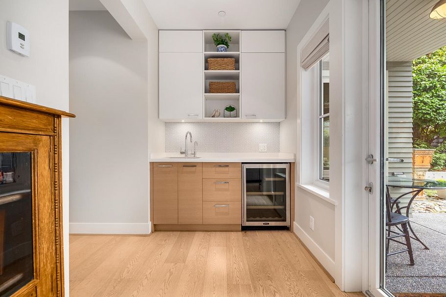 3336 W 38th Avenue Vancouver, BC - 32