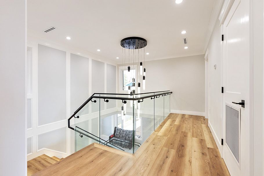 8007 Bradley Avenue Burnaby, BC - 20