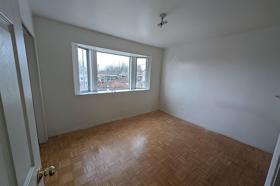 2935 E 17th Avenue Vancouver, BC - 23