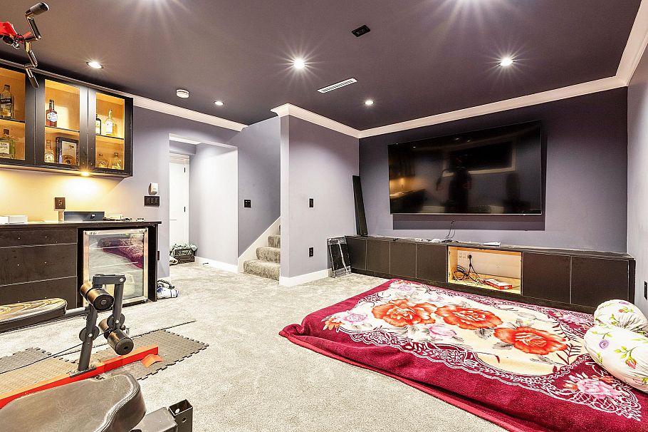 8007 Bradley Avenue Burnaby, BC - 35