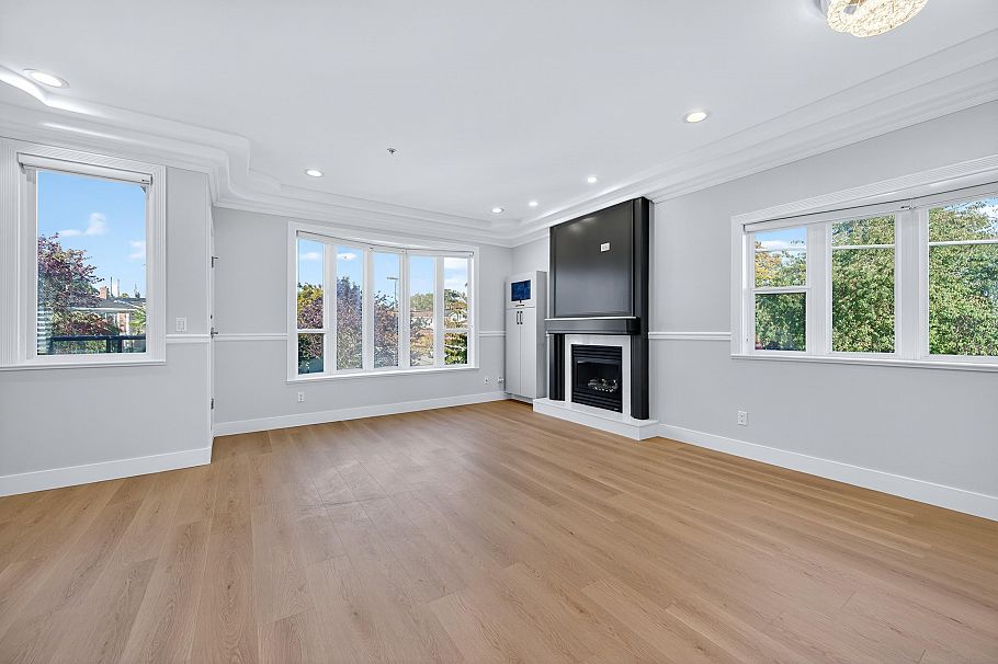 392 E 63rd Avenue Vancouver, BC - 5