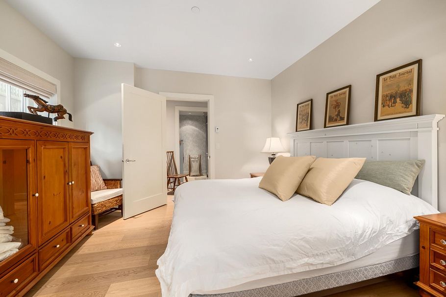 3336 W 38th Avenue Vancouver, BC - 27