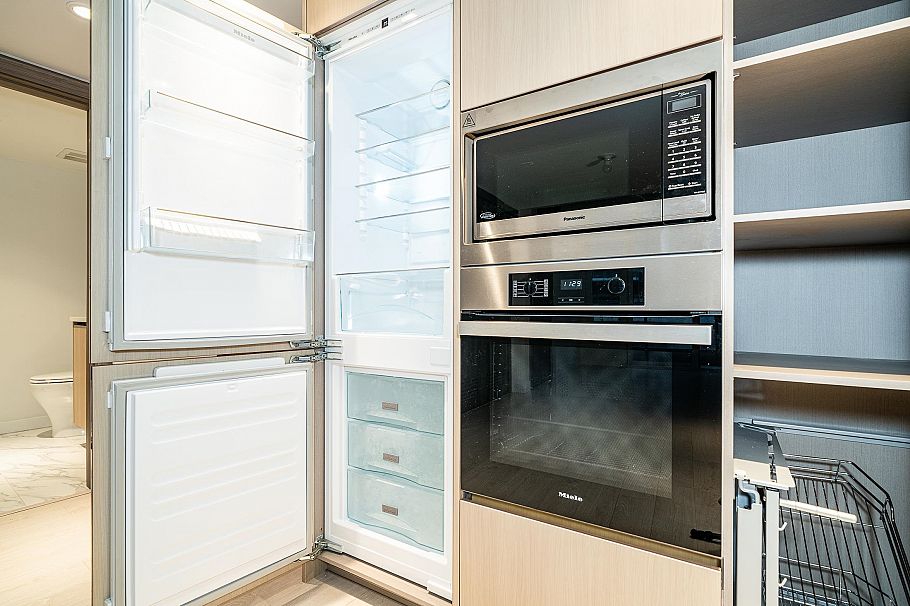 582 8608 Hazelbridge Way Richmond, BC - 17